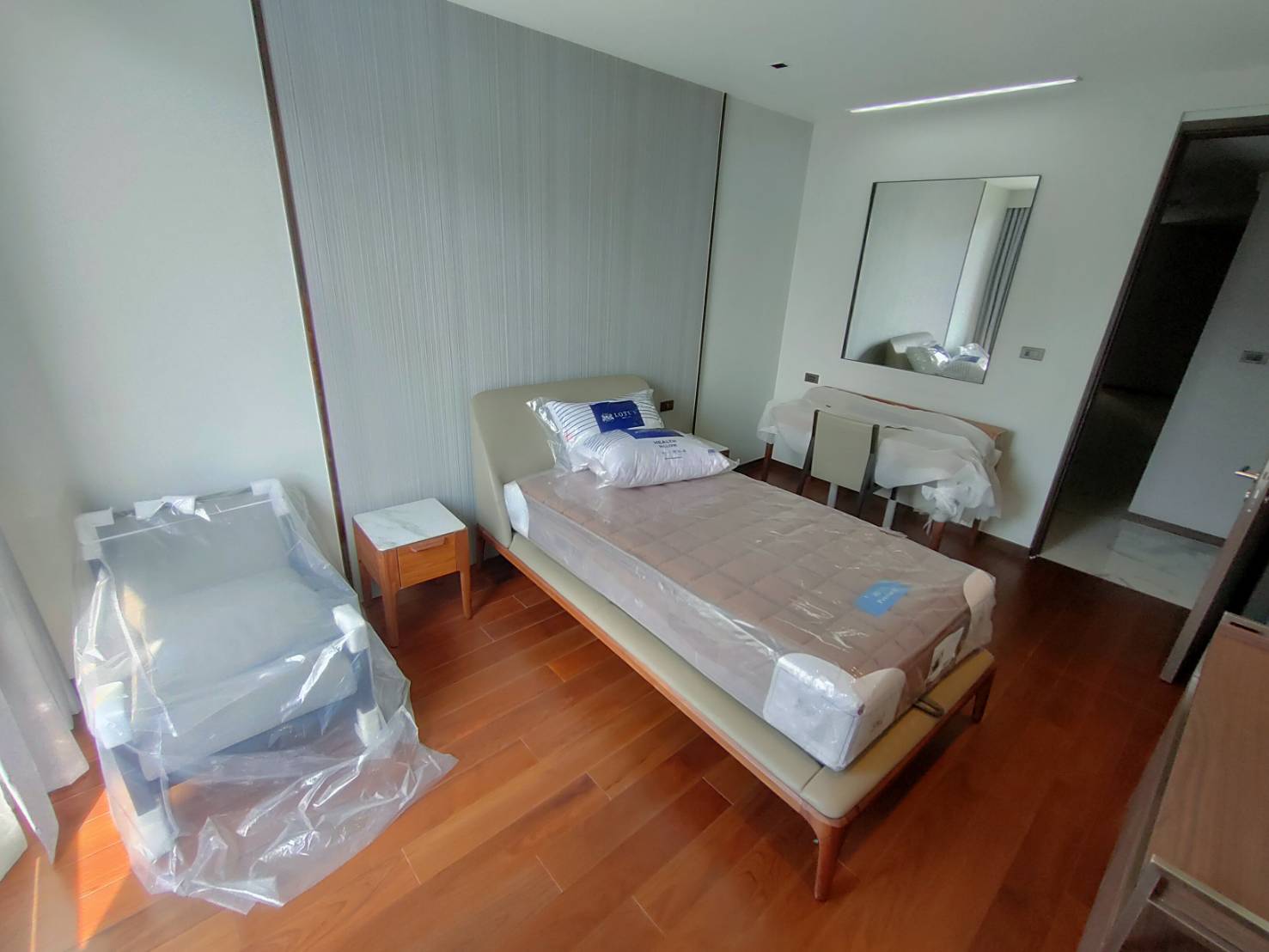 3-Bed Condo near BTS/MRT at Polaris Residence 7