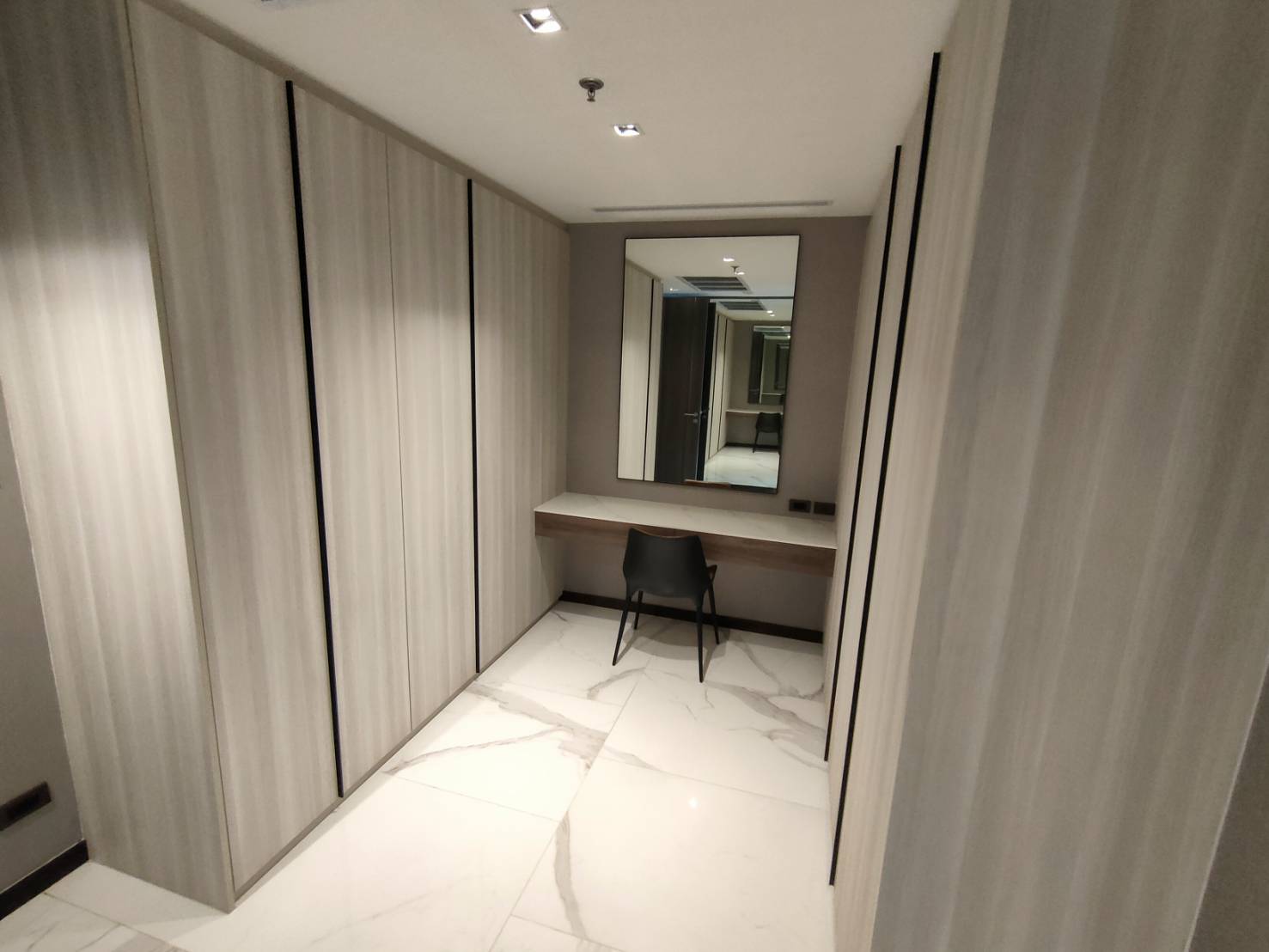 3-Bed Condo near BTS/MRT at Polaris Residence 9