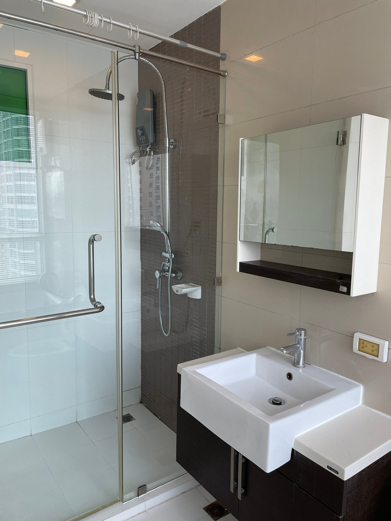 3-Bed Condo near BTS/MRT at the Bloom Sukhumvit 71 13
