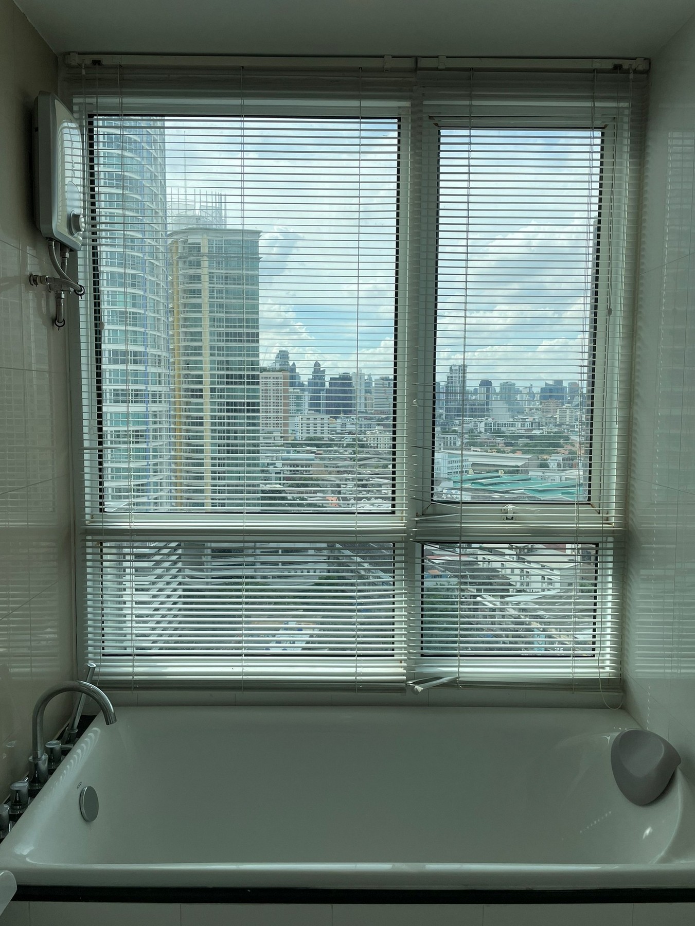 3-Bed Condo near BTS/MRT at the Bloom Sukhumvit 71 15