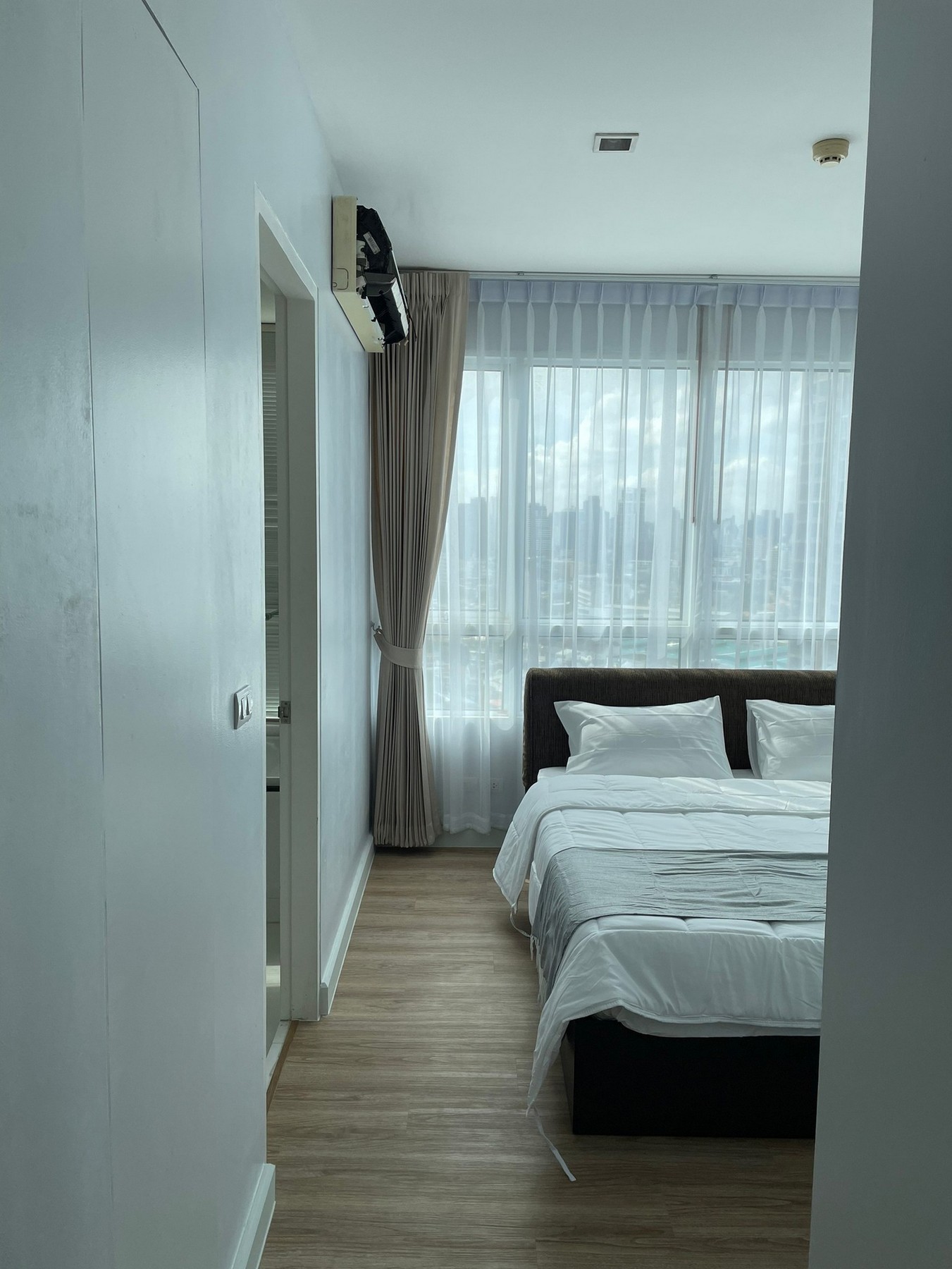 3-Bed Condo near BTS/MRT at the Bloom Sukhumvit 71 10