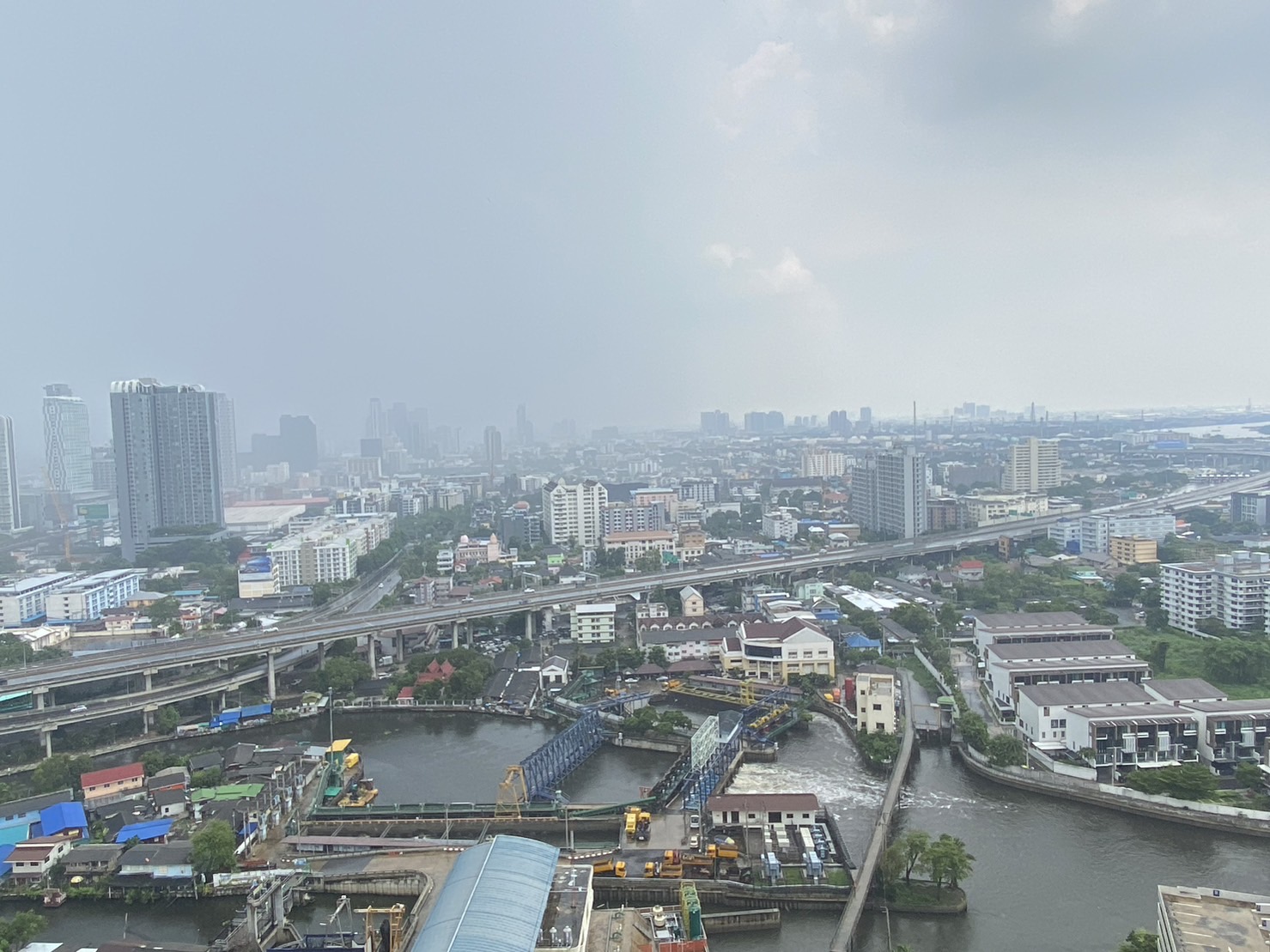 1-Bed Condo near BTS/MRT at Life Sukhumvit 48 19