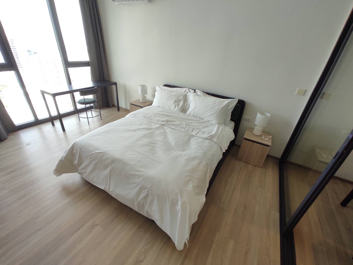 1-Bed Condo near BTS/MRT at XT Phayathai 5