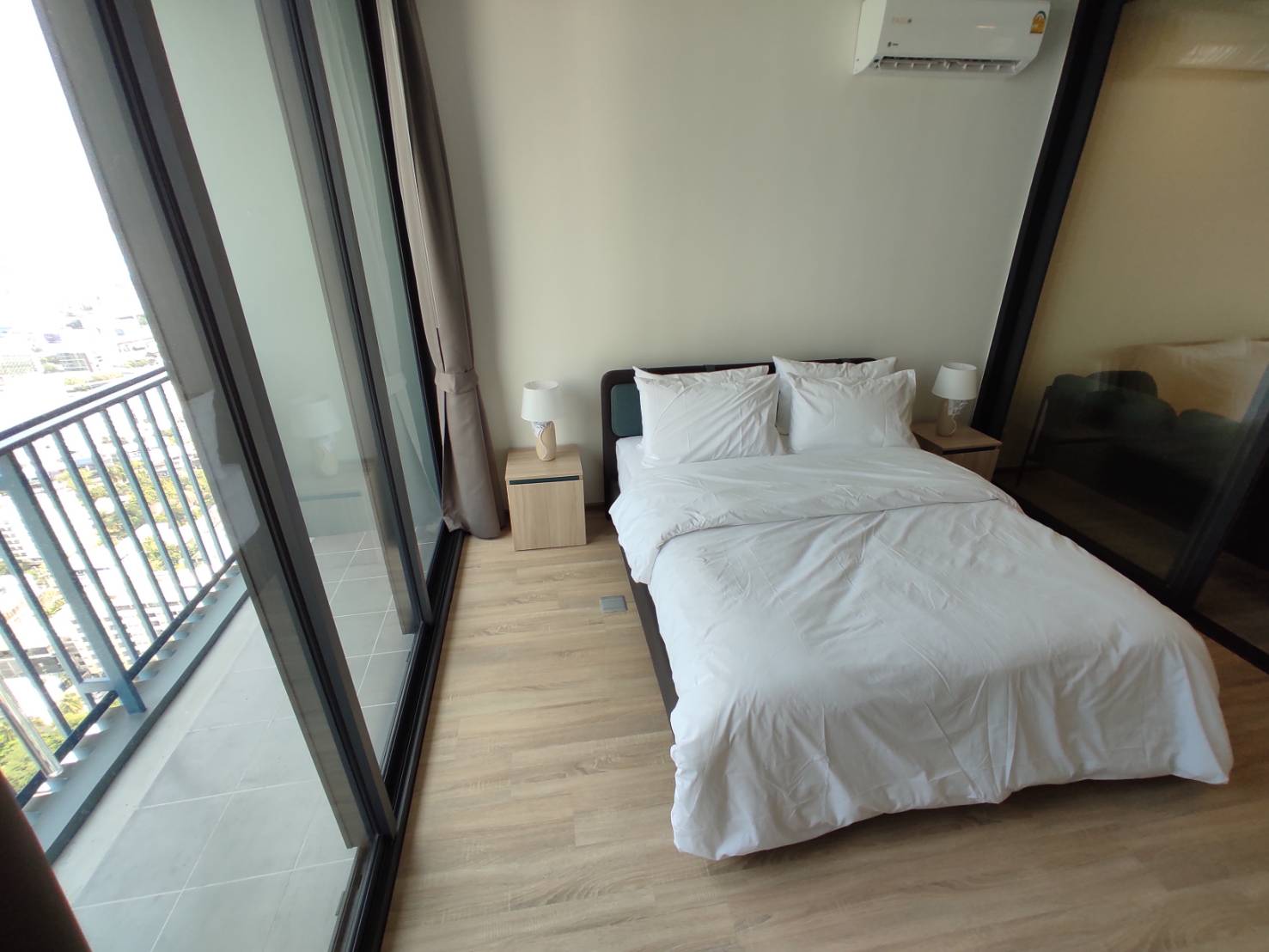 1-Bed Condo near BTS/MRT at XT Phayathai 5