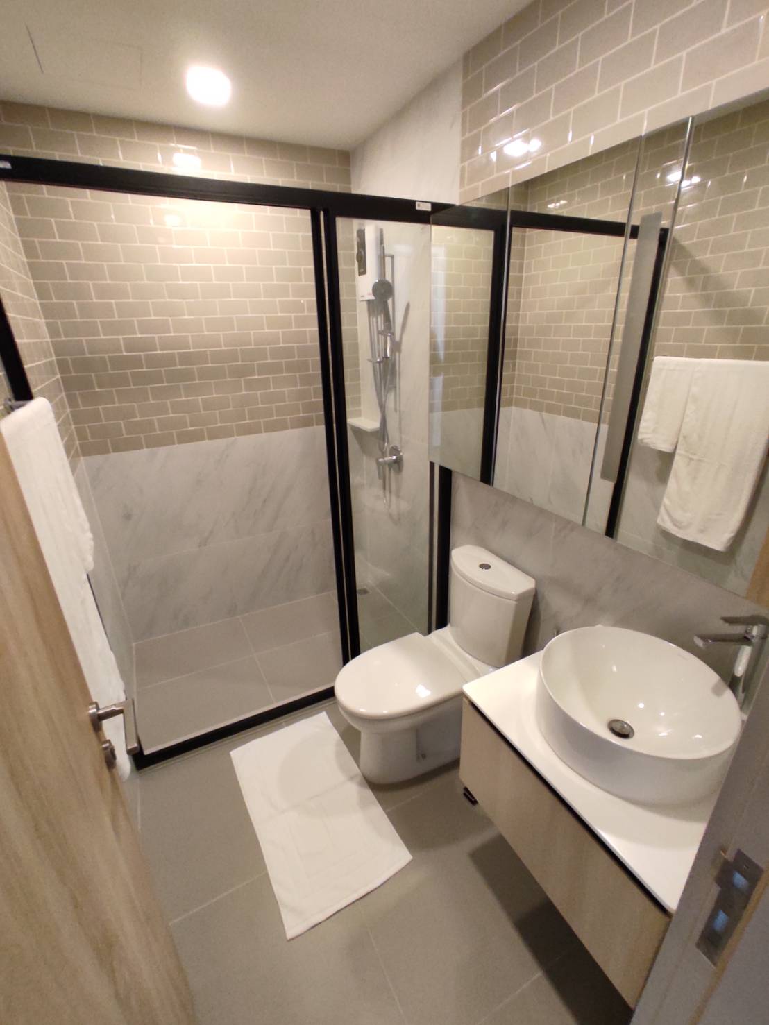 1-Bed Condo near BTS/MRT at XT Phayathai 7