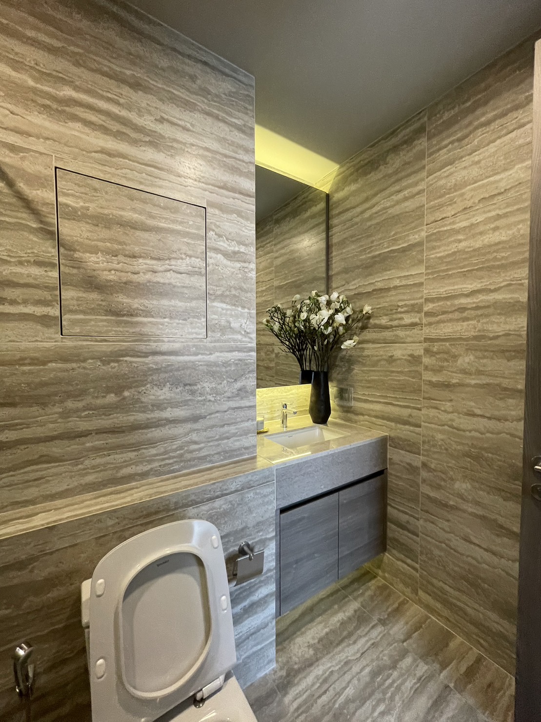 1-Bed Condo near the Park at Celes Asoke 10