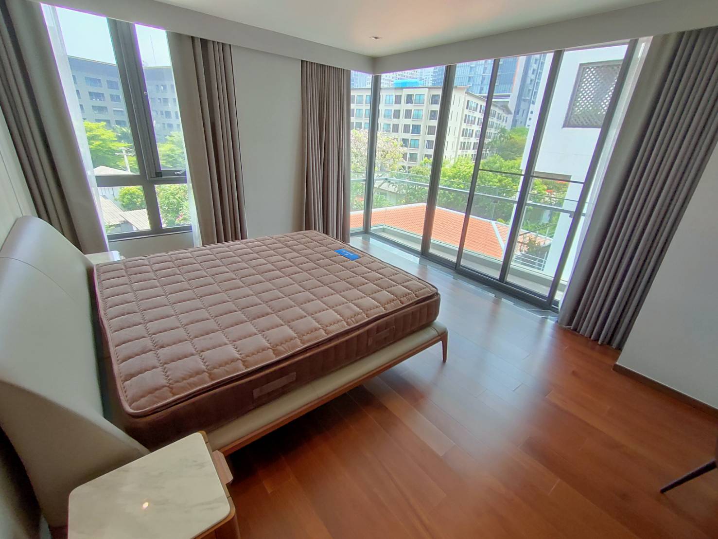 3-Bed Condo near BTS/MRT at Polaris Residence 11
