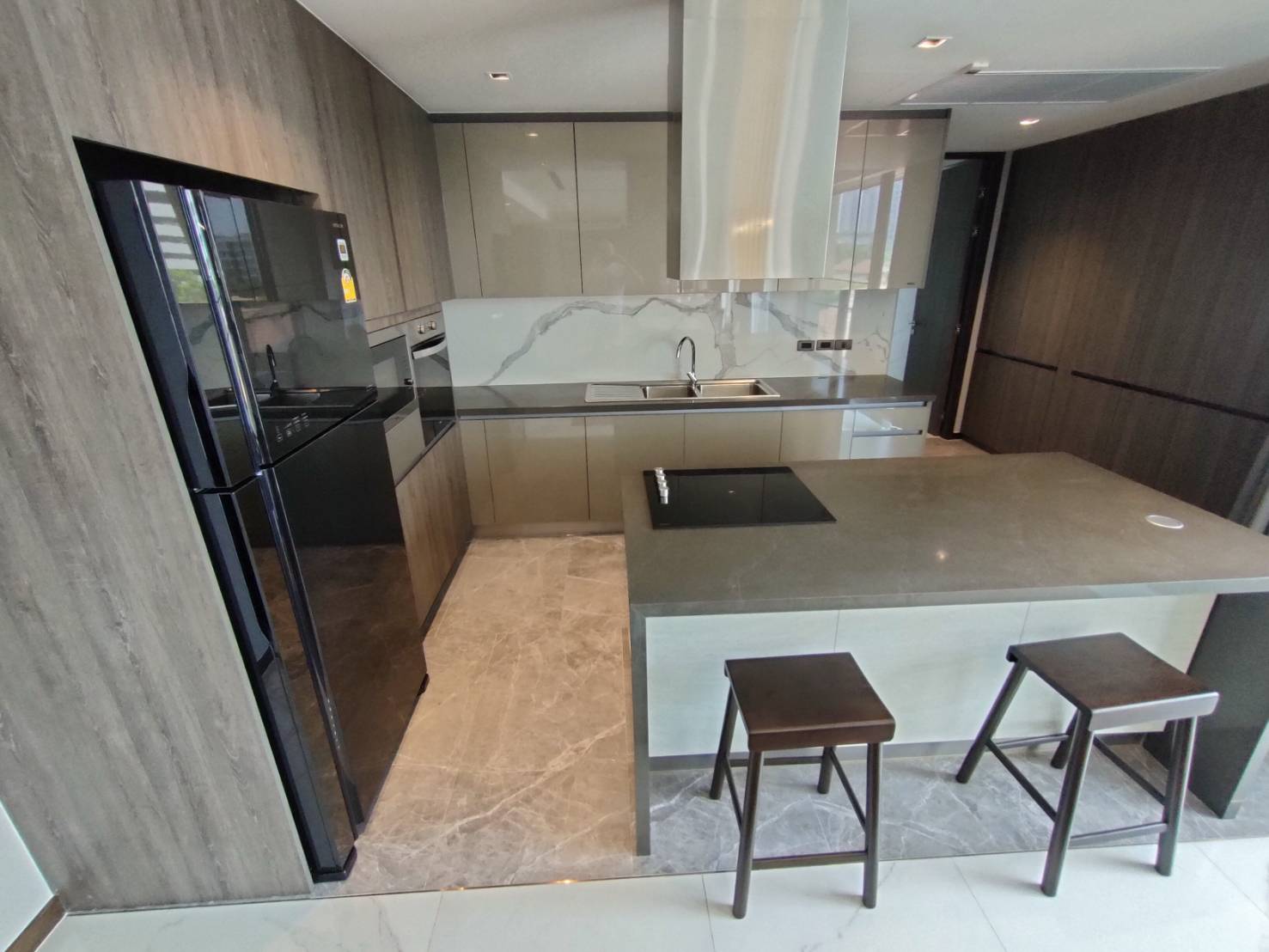 3-Bed Condo near BTS/MRT at Polaris Residence 4