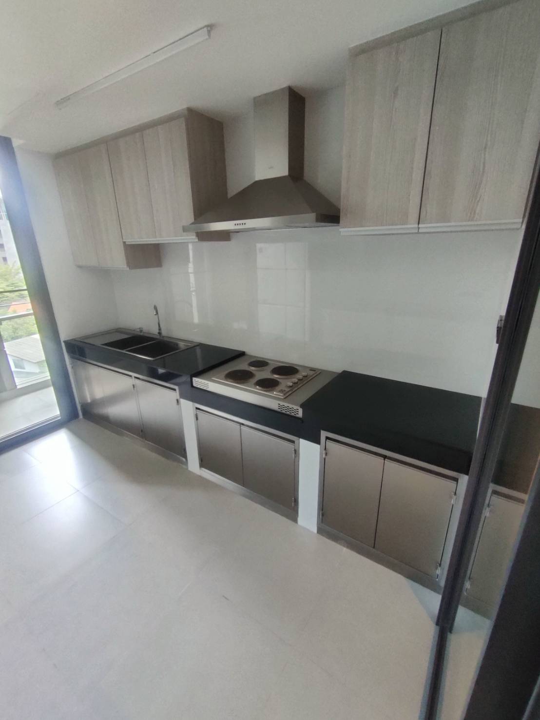 3-Bed Condo near BTS/MRT at Polaris Residence 6