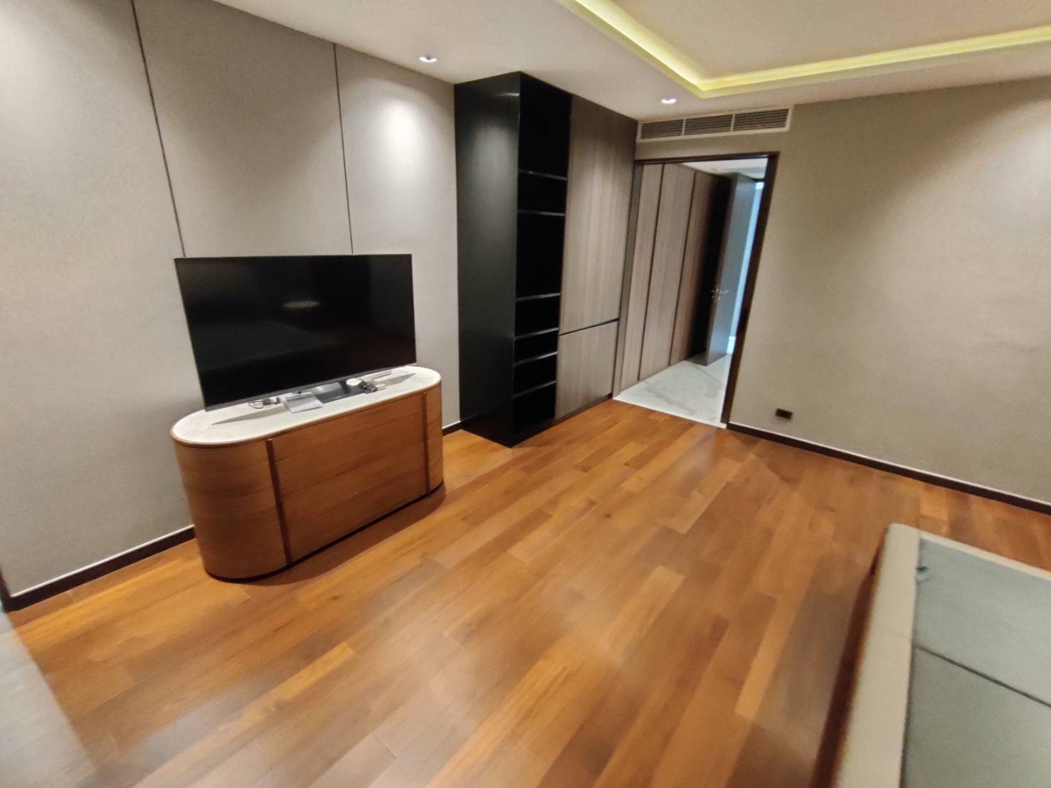 3-Bed Condo near BTS/MRT at Polaris Residence 10
