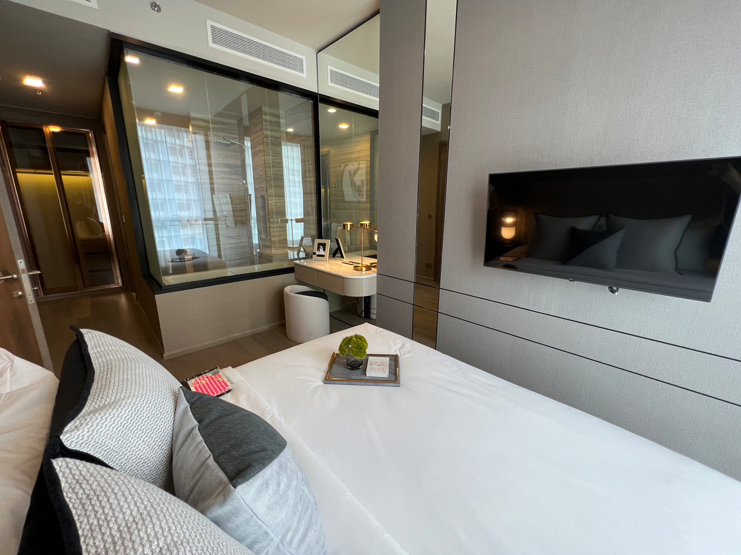 1-Bed Condo near the Park at Celes Asoke 5
