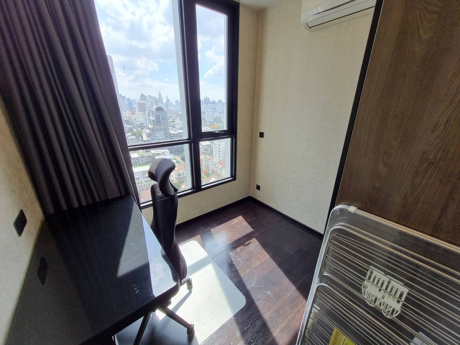 2-Bed Condo with Rooftop Pool at Park Origin Thonglor 6
