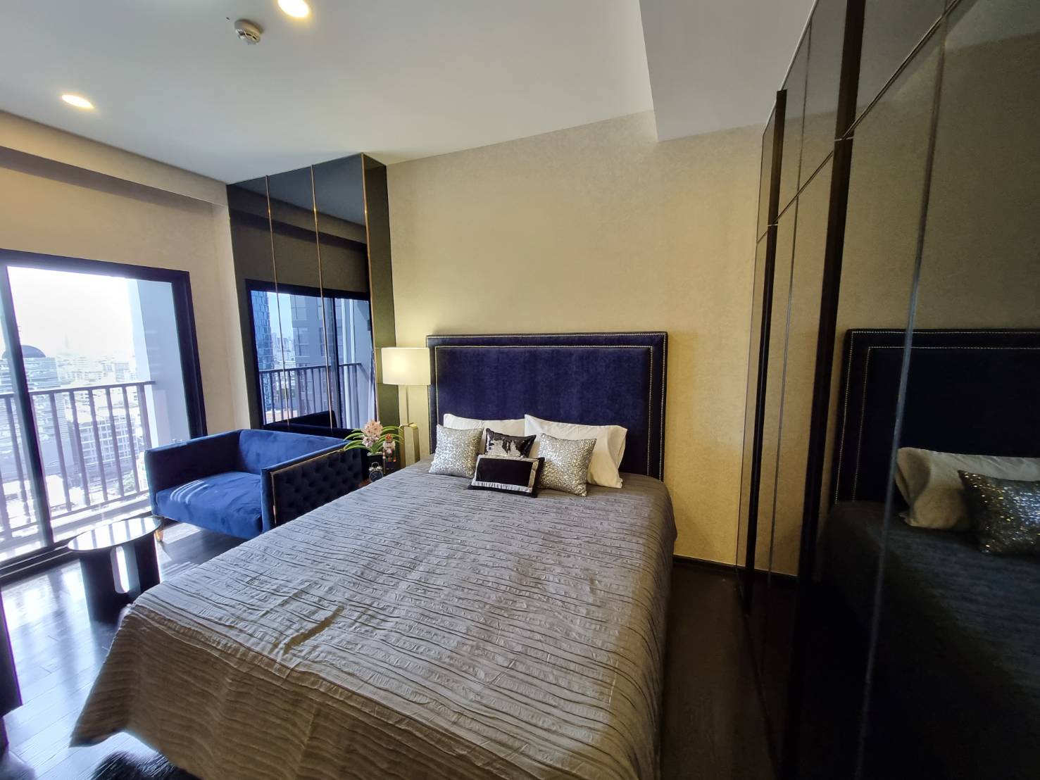 2-Bed Condo with Rooftop Pool at Park Origin Thonglor 8