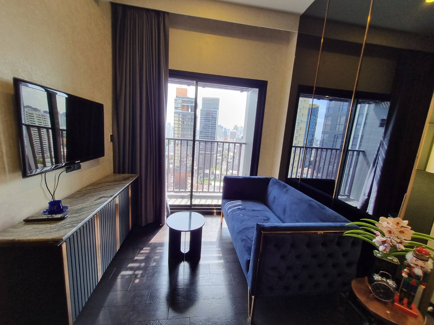 2-Bed Condo with Rooftop Pool at Park Origin Thonglor 10