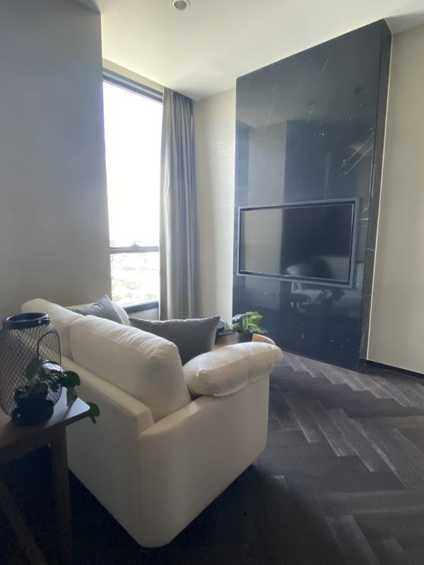 1-Bed Condo near BTS/MRT at the Esse Sukhumvit 36 3