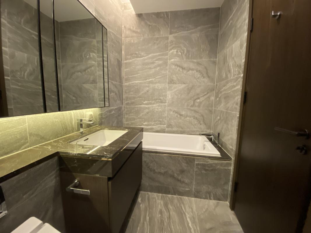1-Bed Condo near BTS/MRT at the Esse Sukhumvit 36 10