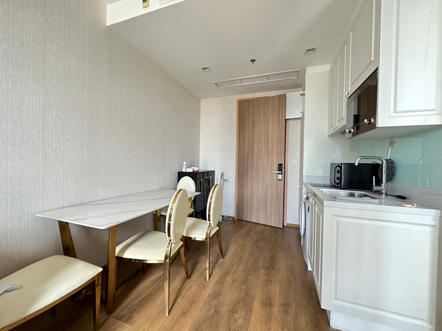 1-Bed Condo near BTS/MRT at Noble BE 33 3