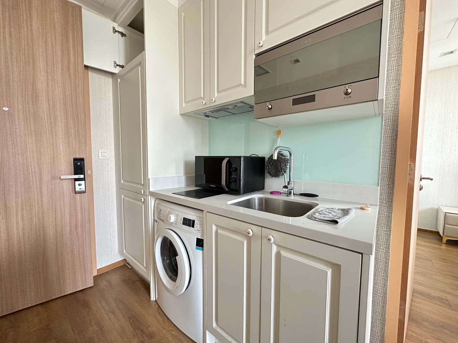 1-Bed Condo near BTS/MRT at Noble BE 33 4
