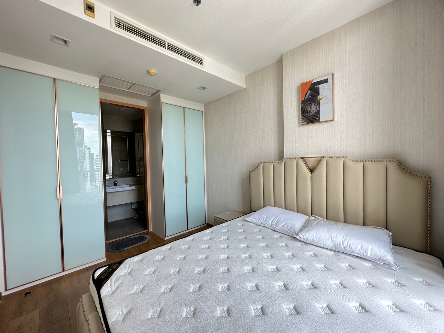 1-Bed Condo near BTS/MRT at Noble BE 33 5