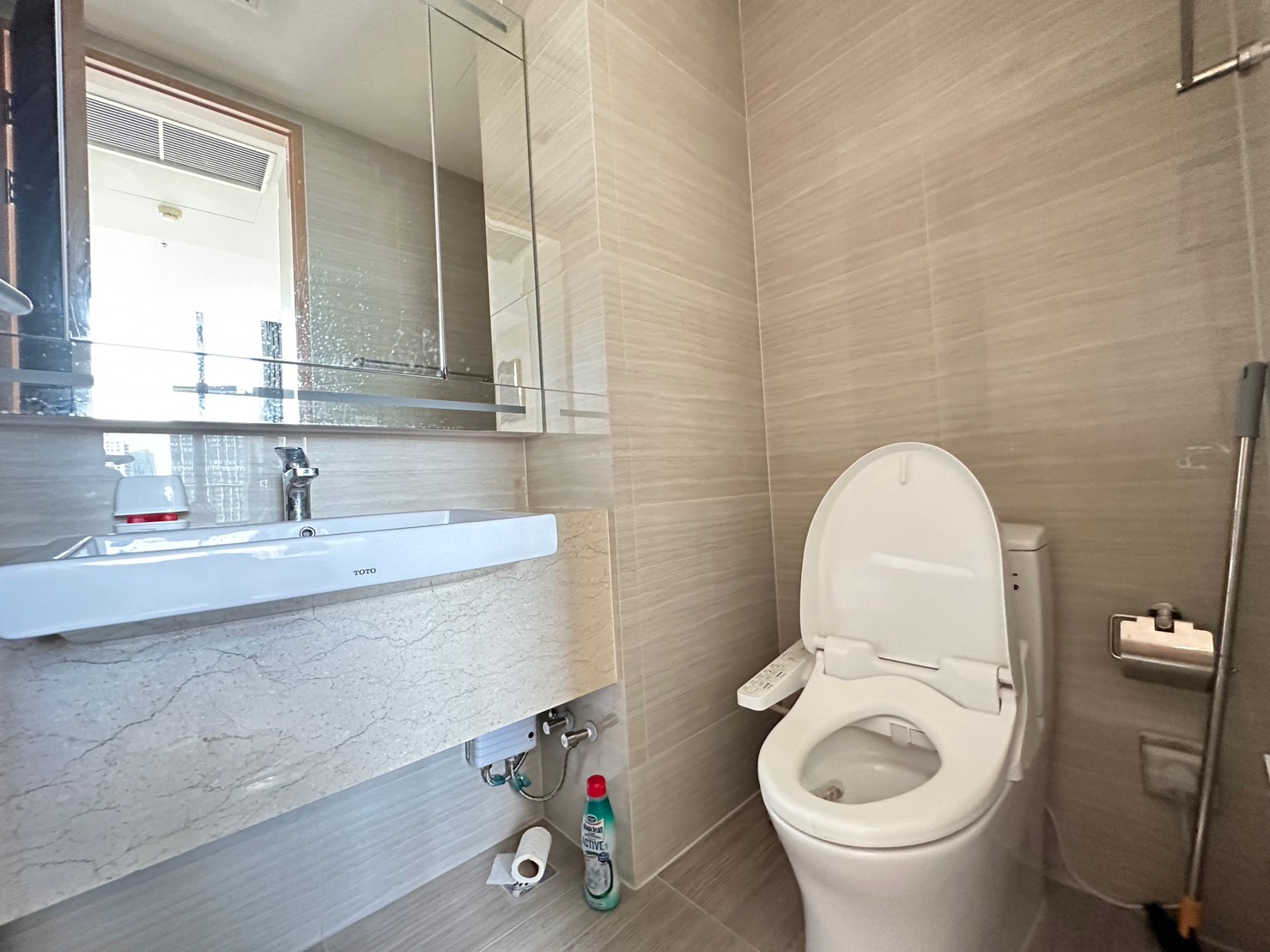 1-Bed Condo near BTS/MRT at Noble BE 33 7