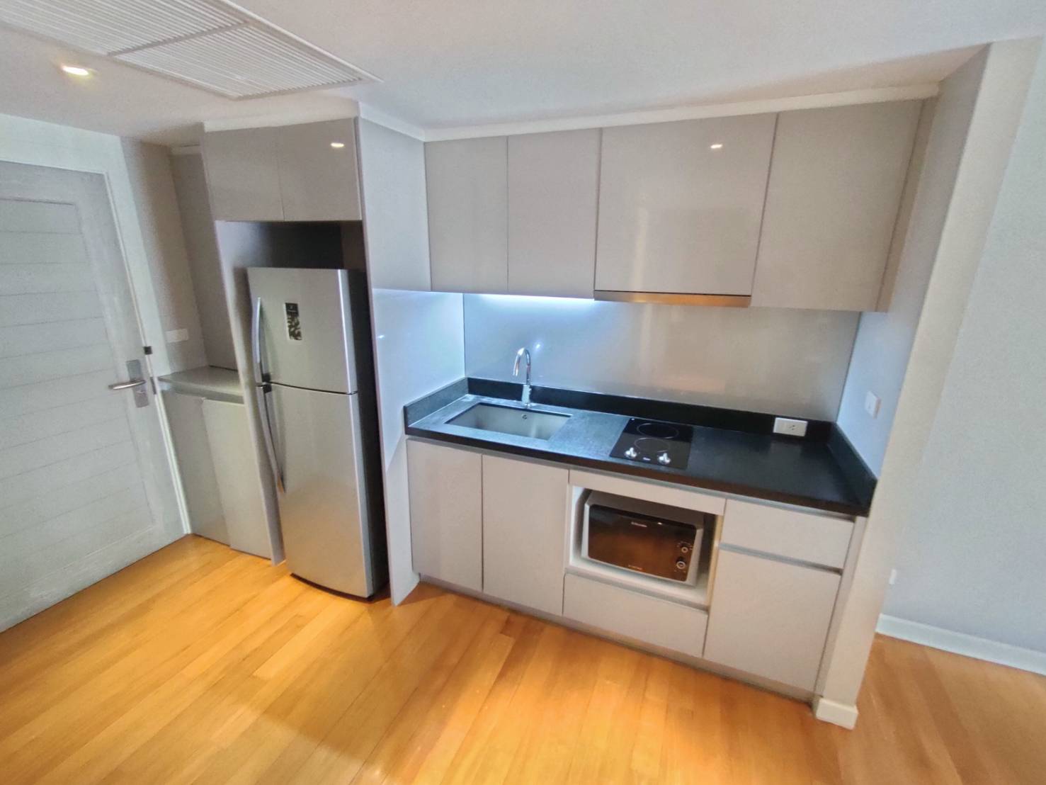 1-Bed Condo with Rooftop Pool at La Citta Penthouse 4