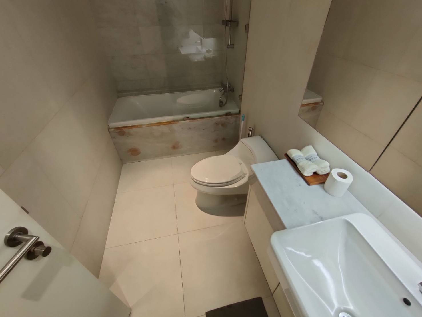 1-Bed Condo with Rooftop Pool at La Citta Penthouse 10