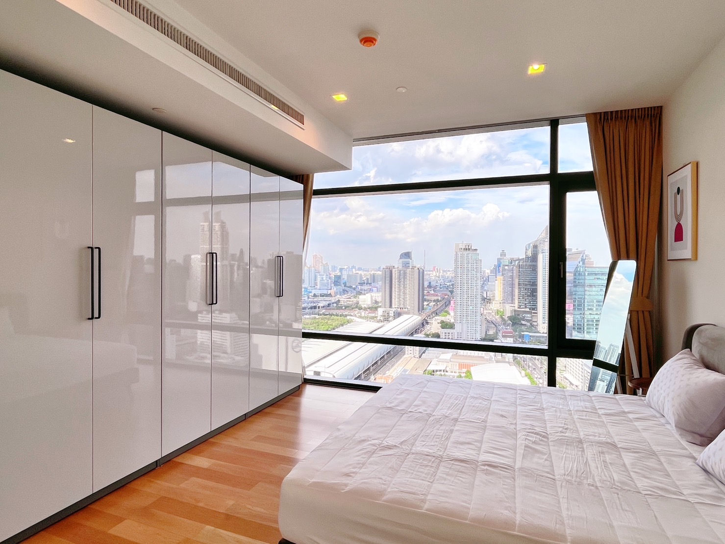 2-Bed Condo on High Floor at Circle Living Prototype 4