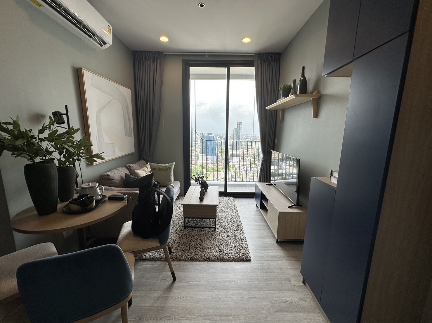 2-Bed Condo with Rooftop Pool at XT Ekkamai 2
