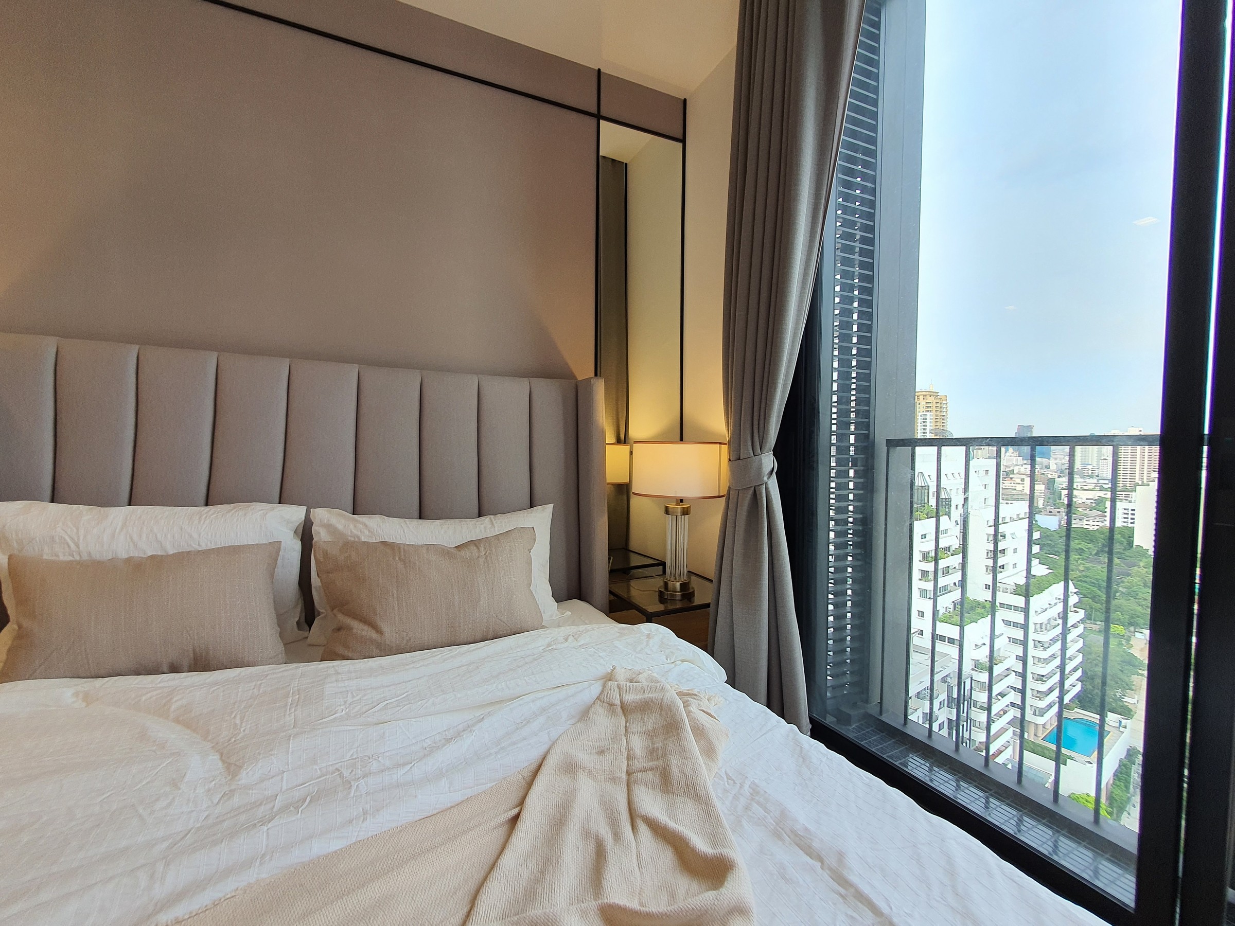 2-Bed Condo near BTS/MRT at Noble BE 33 11