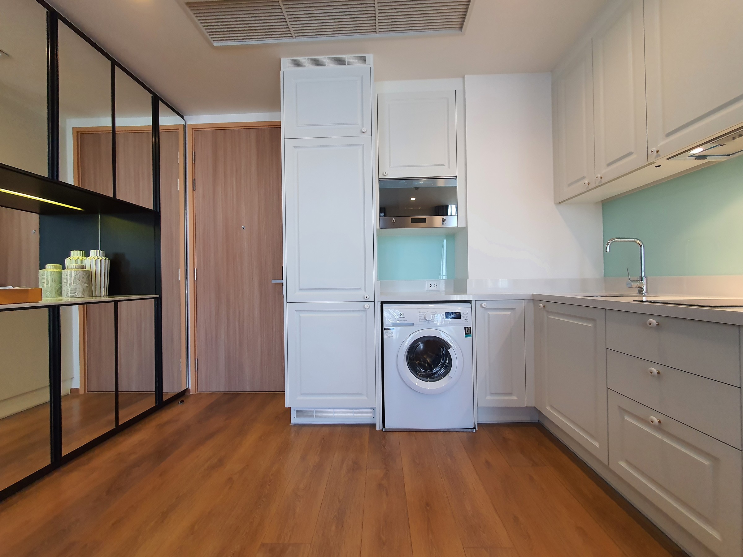 2-Bed Condo near BTS/MRT at Noble BE 33 8