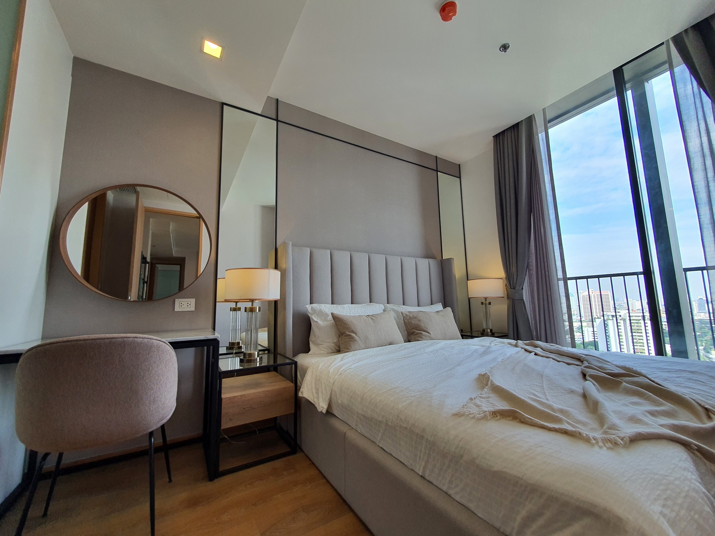 2-Bed Condo near BTS/MRT at Noble BE 33 10