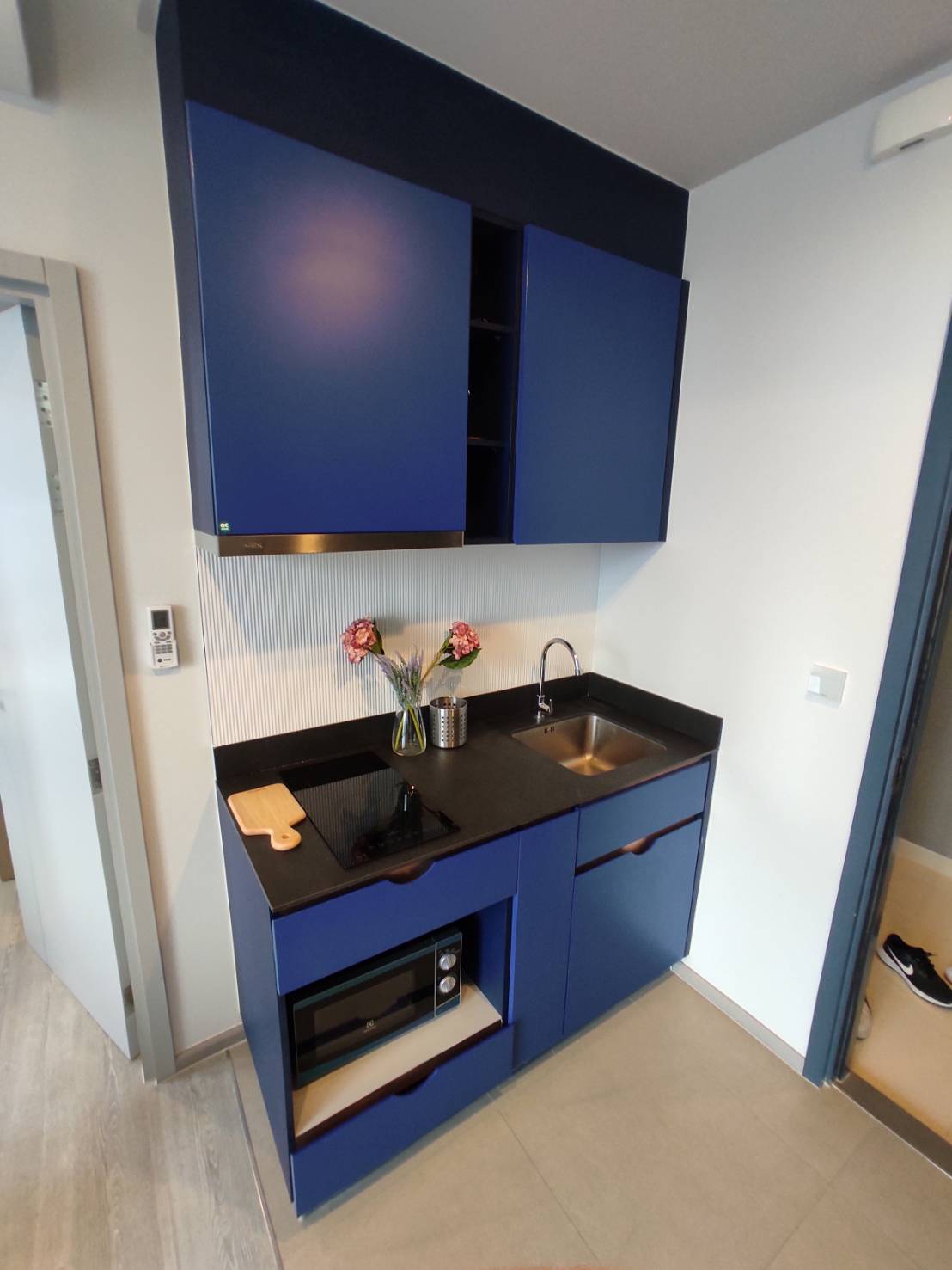 1-Bed Condo with Rooftop Pool at XT Ekkamai 4