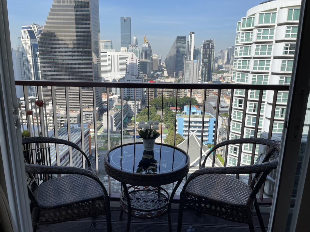 1-Bed Condo near BTS/MRT at 15 Sukhumvit Residences 5