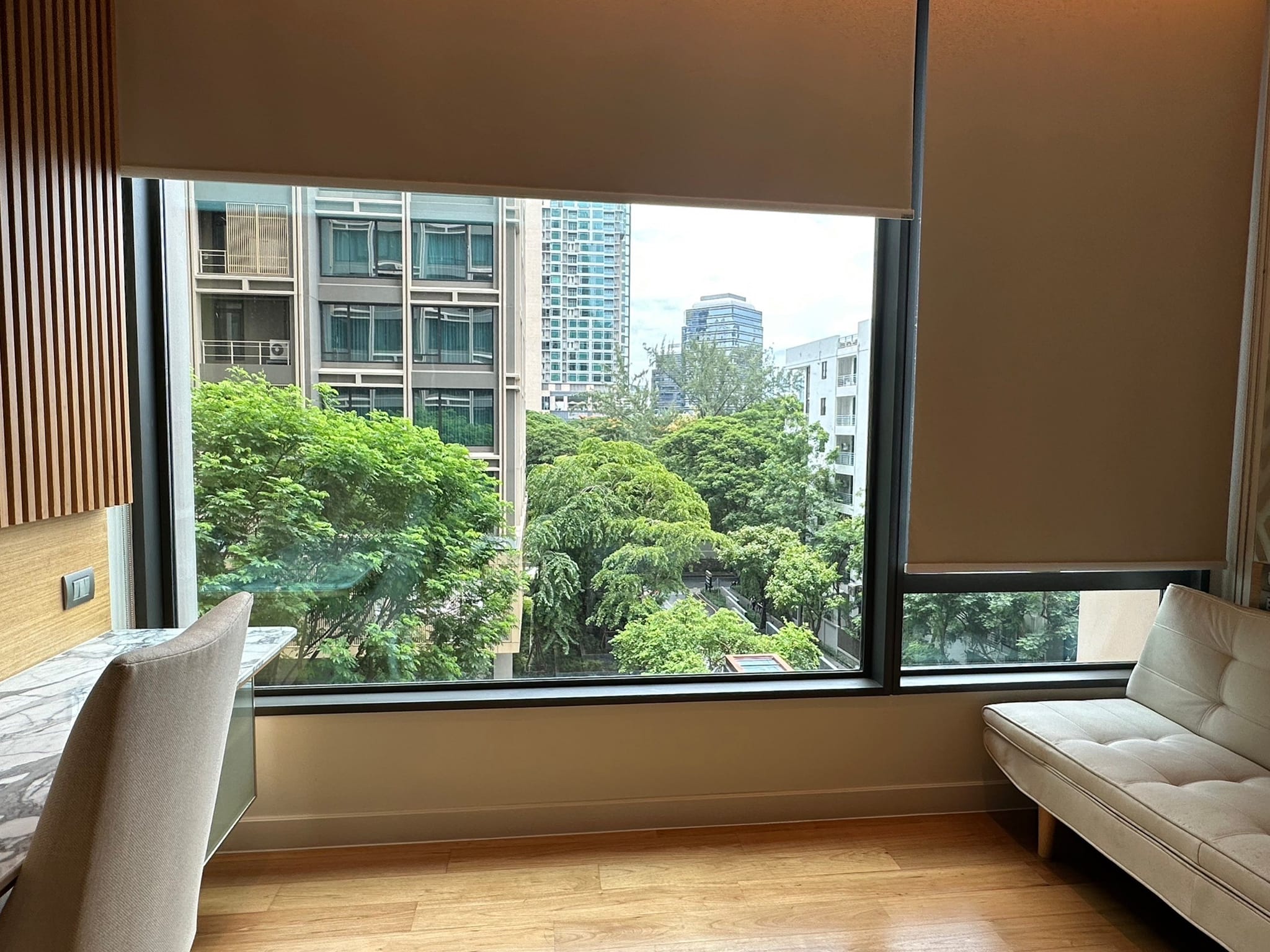 Condo Studio near BTS/MRT at Sindhorn Residence 4
