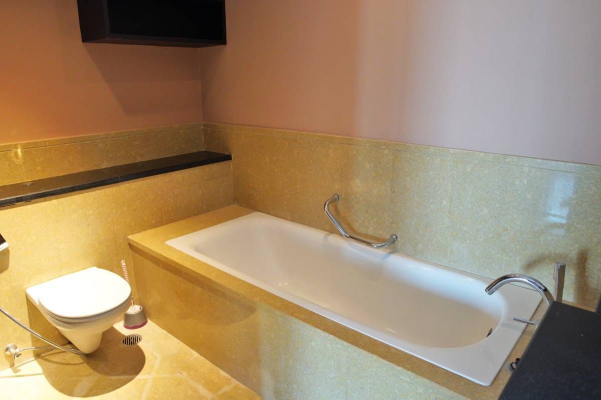 2-Bed Condo near BTS/MRT at Sky Villas Sathorn 11