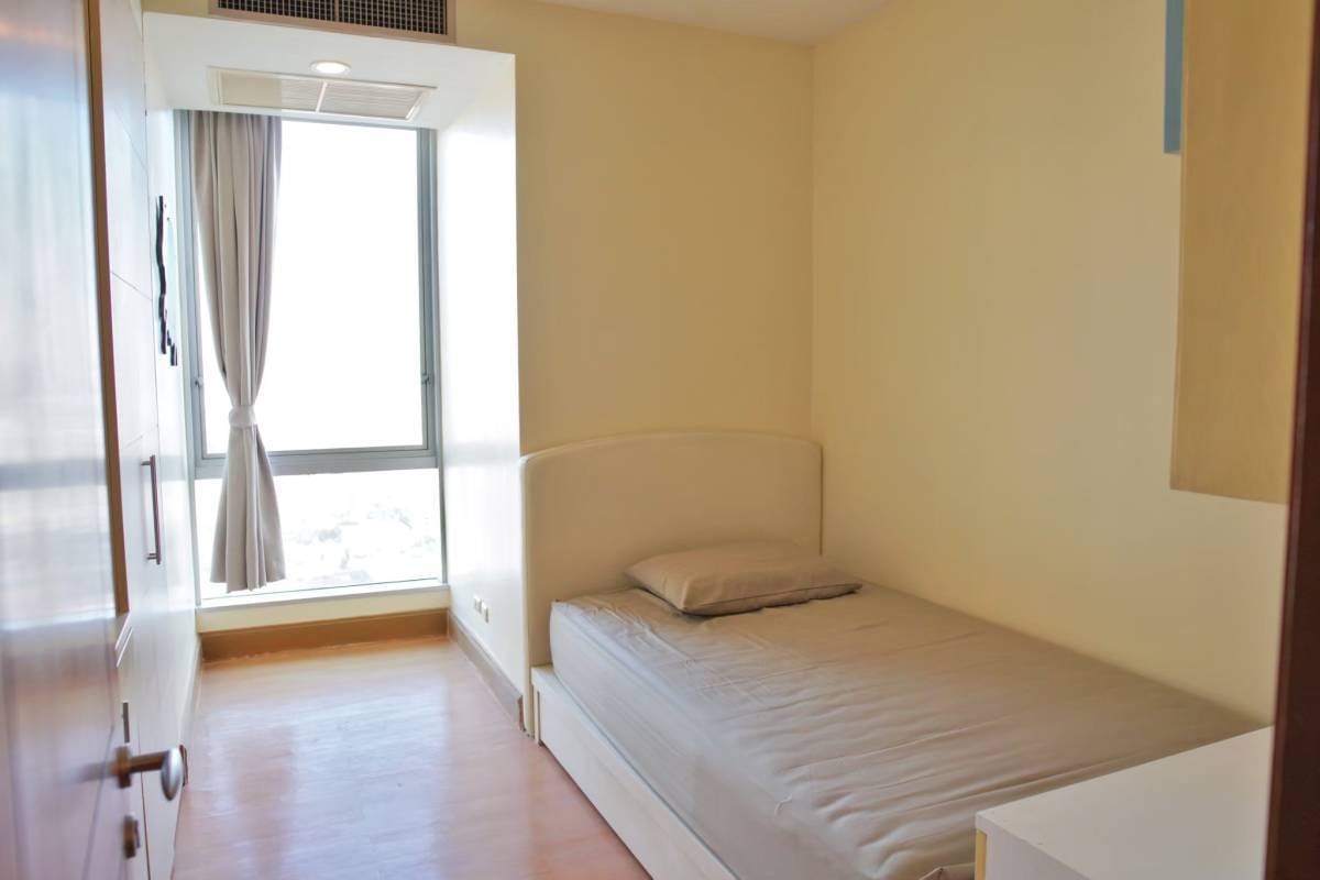 2-Bed Condo near BTS/MRT at Sky Villas Sathorn 8