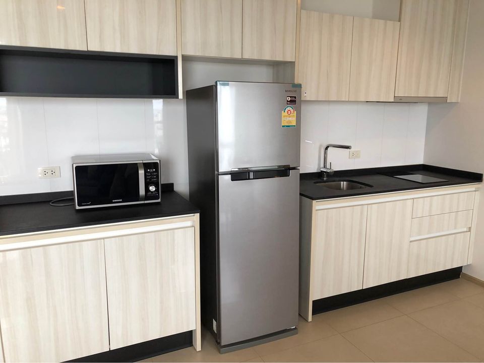 2-Bed Condo near BTS/MRT at HQ by Sansiri 5