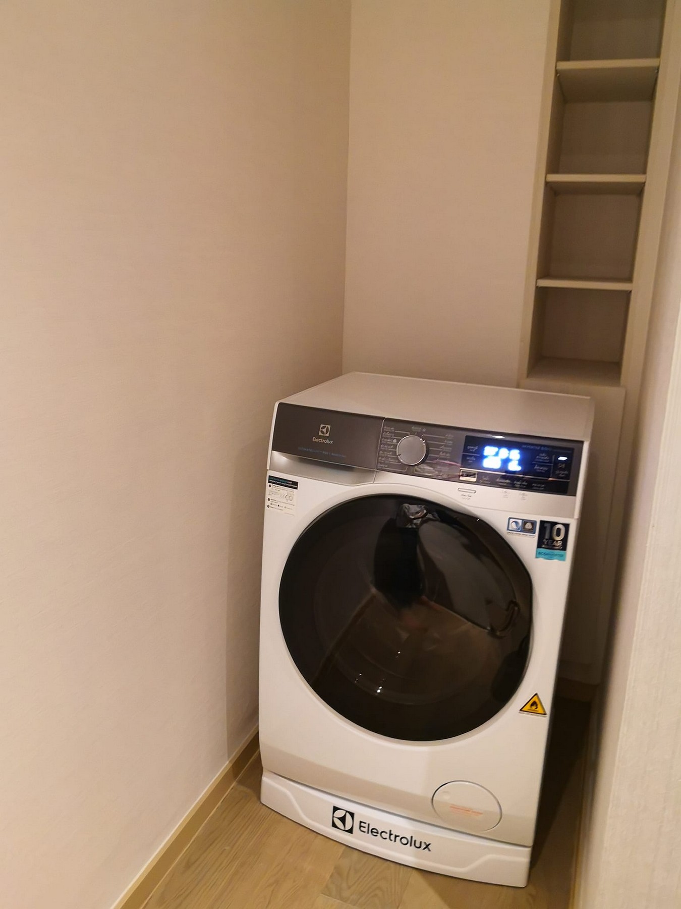 1-Bed Condo at Runesu Thonglor 5 6