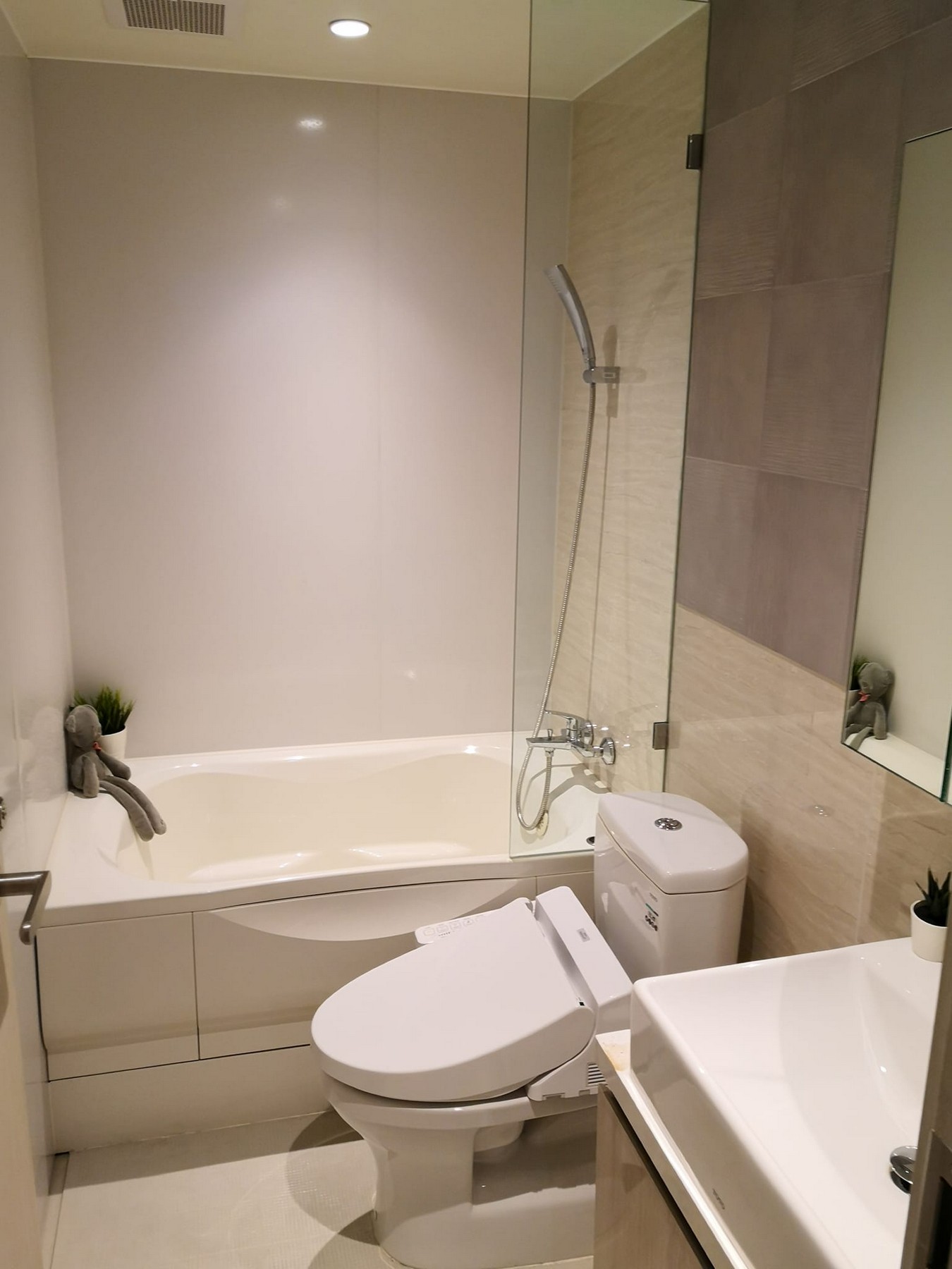 1-Bed Condo at Runesu Thonglor 5 7