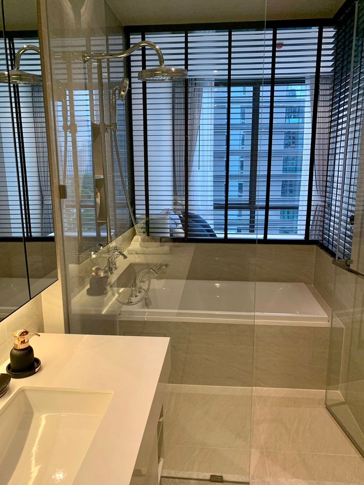 1-Bed Condo near BTS/MRT at Muniq Langsuan 10