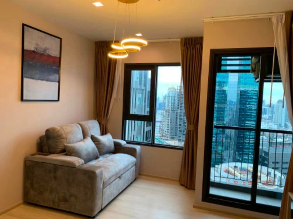 Condo Studio near BTS/MRT at Life One Wireless 2