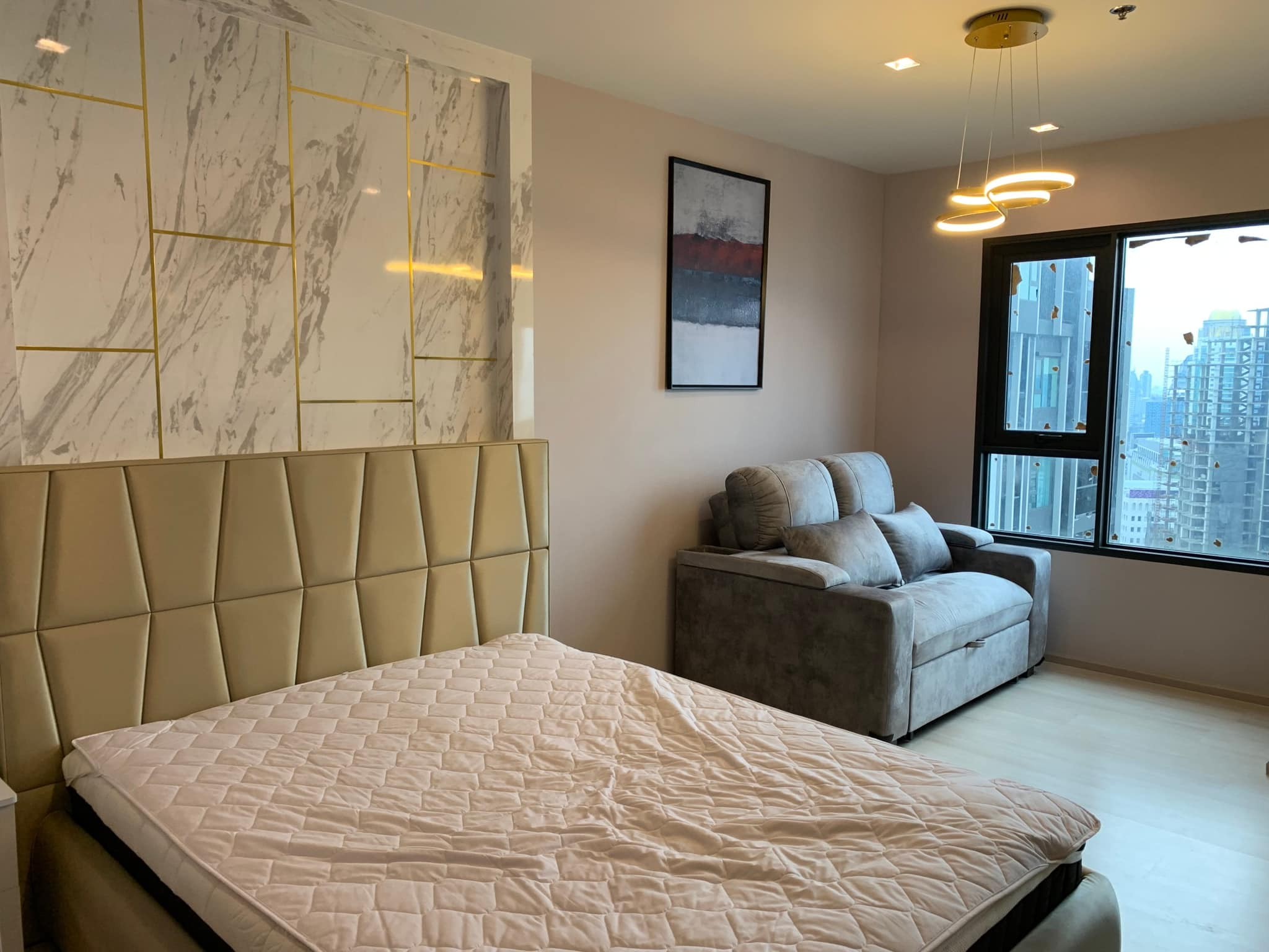 Condo Studio near BTS/MRT at Life One Wireless 5