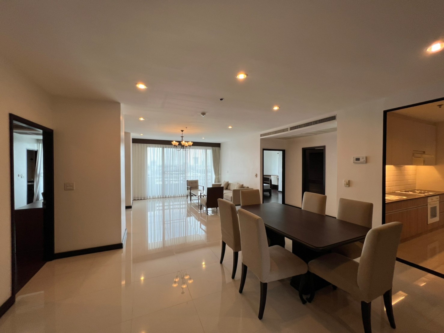 3-Bed Penthouse on High Floor at Charoenjai Place 4