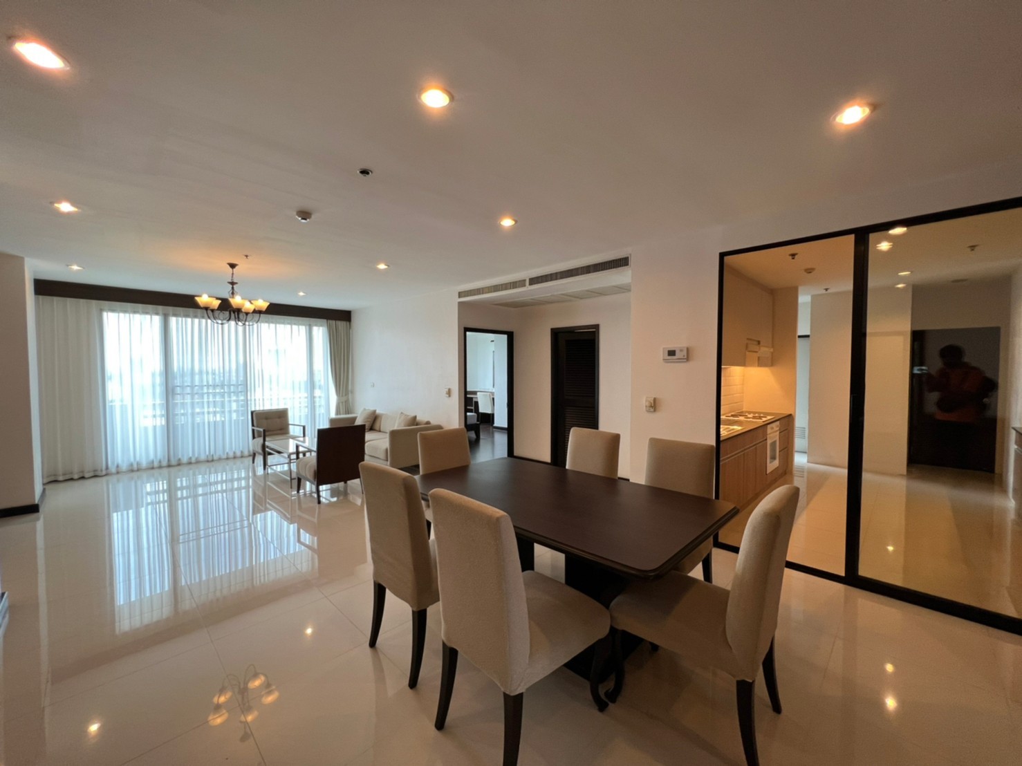 3-Bed Penthouse on High Floor at Charoenjai Place 9