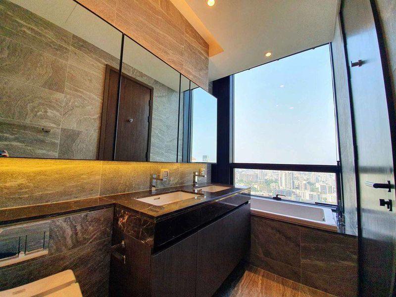2-Bed Condo near BTS/MRT at the Esse Sukhumvit 36 10