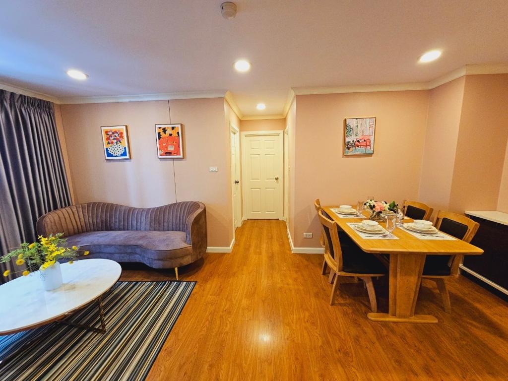 2-Bed Condo near BTS/MRT at Lumpini Suite Sukhumvit 41 3