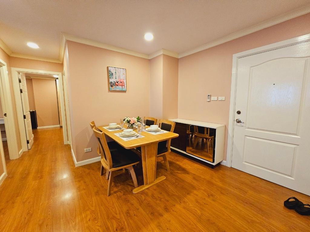 2-Bed Condo near BTS/MRT at Lumpini Suite Sukhumvit 41 6