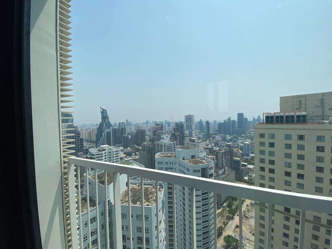 2-Bed Condo near BTS/MRT at Park Origin Phromphong 9
