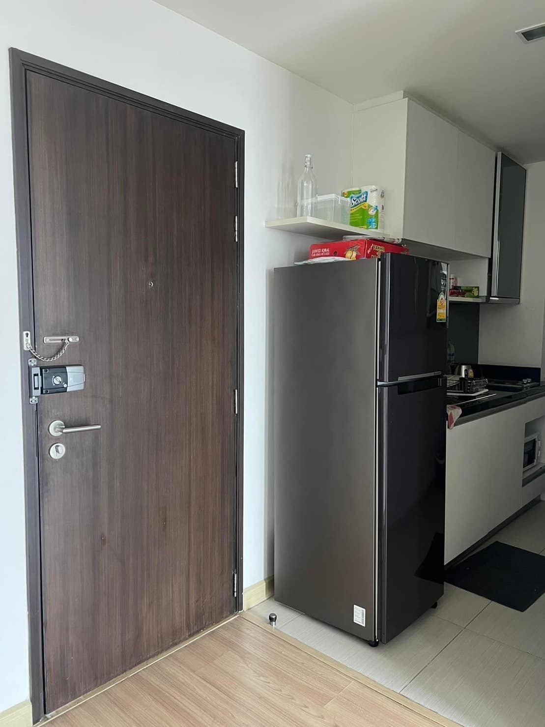 1-Bed Condo on High Floor at Sky Walk Condominium 4