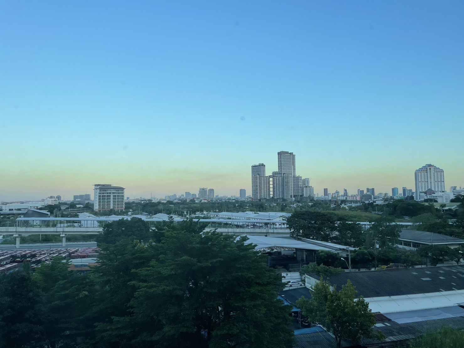 1-Bed Condo near BTS/MRT at Lumpini Place Rama IX - Ratchada 8